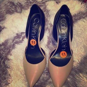 Calvin Klein women’s black and beige Brena